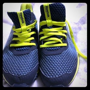 Men’s Reebok tennis shoes